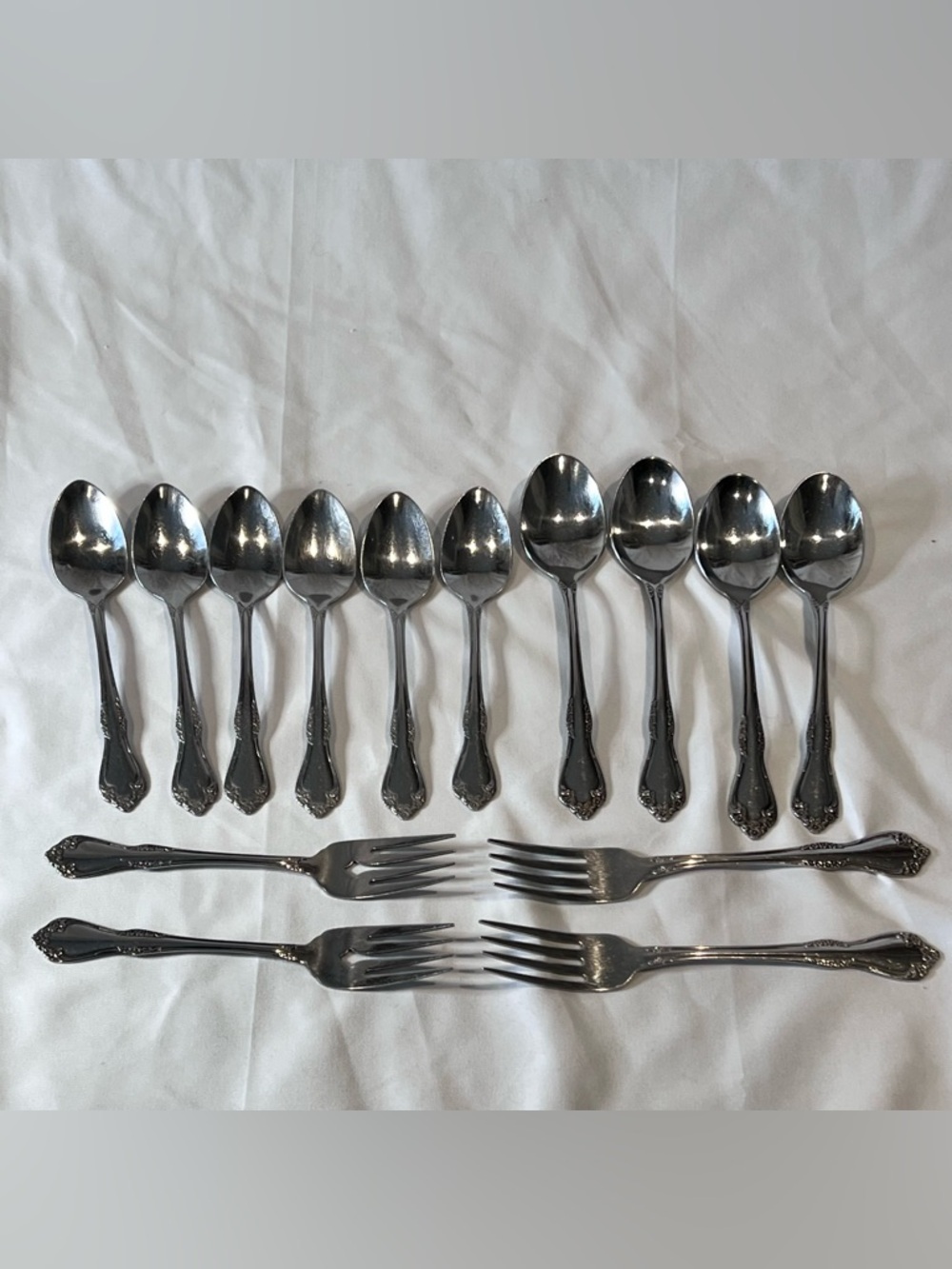 Oneida Mansfield Frosted Flatware Set 14 Pc Stainless